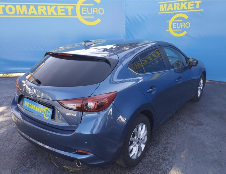 Mazda 3 4
