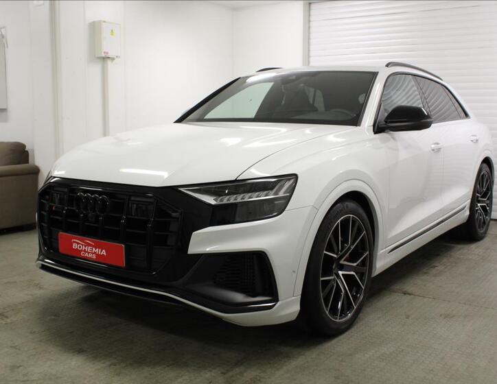 Audi SQ8 3