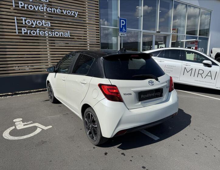Toyota Yaris 15