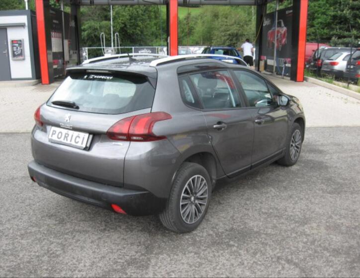 Peugeot 2008 6