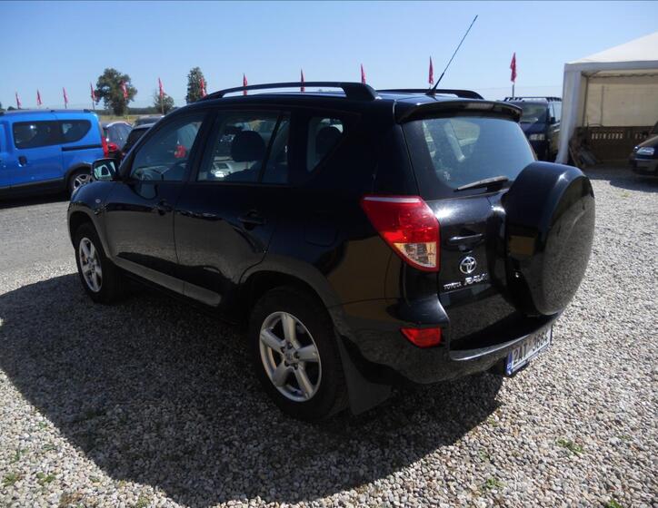Toyota RAV4 8