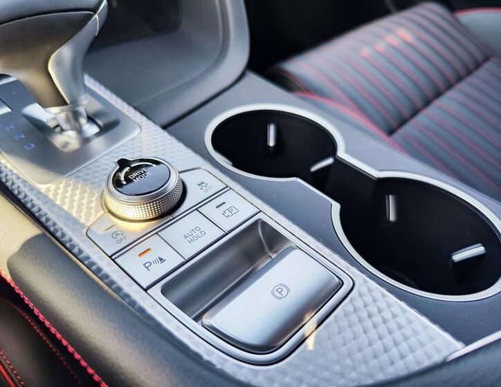 Hyundai Genesis 30