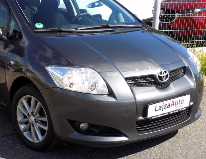 Toyota Auris 7