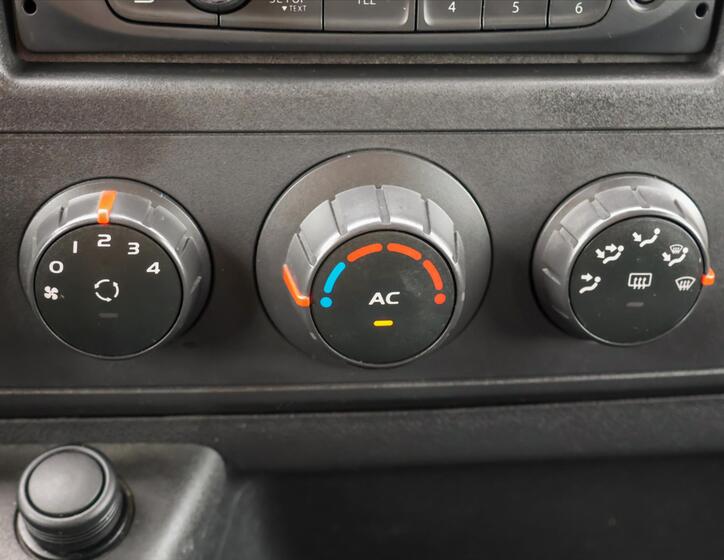 Renault Master 19
