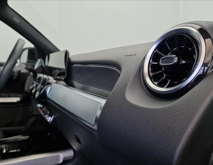 Mercedes-Benz GLB 17