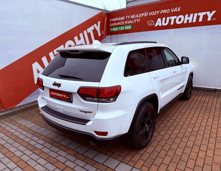 Jeep Grand Cherokee 8