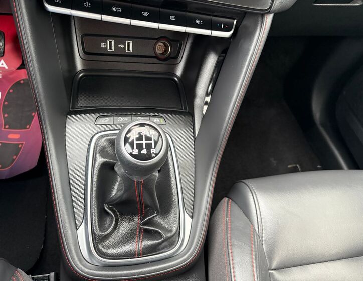 MG ZS 11