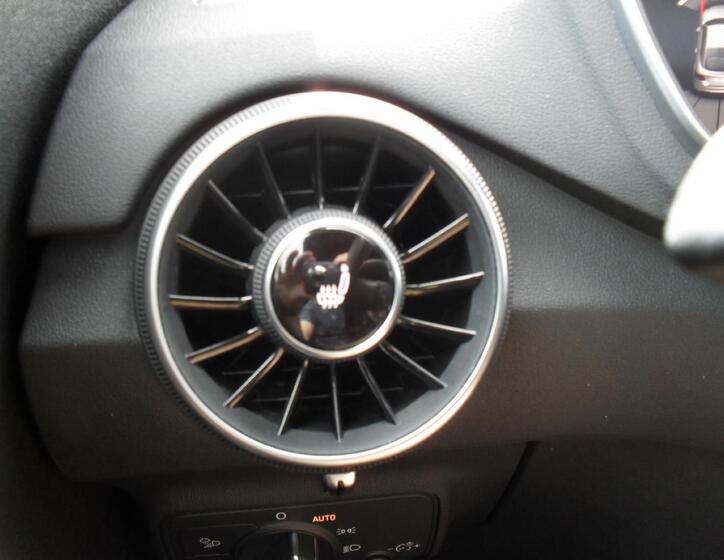 Audi TT 30