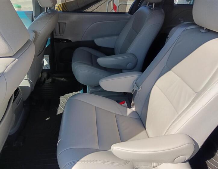 Toyota Sienna 20