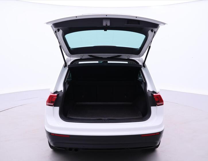 Volkswagen Tiguan 9