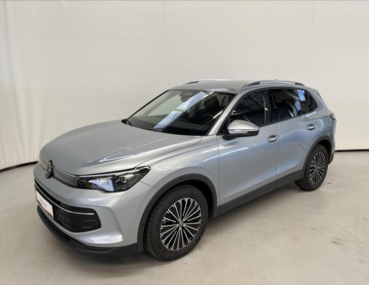 Volkswagen Tiguan 1