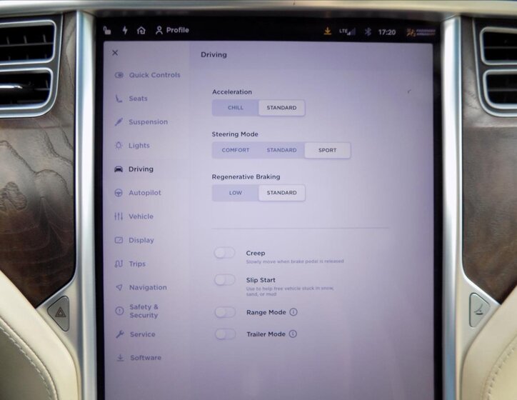 Tesla Model X 41
