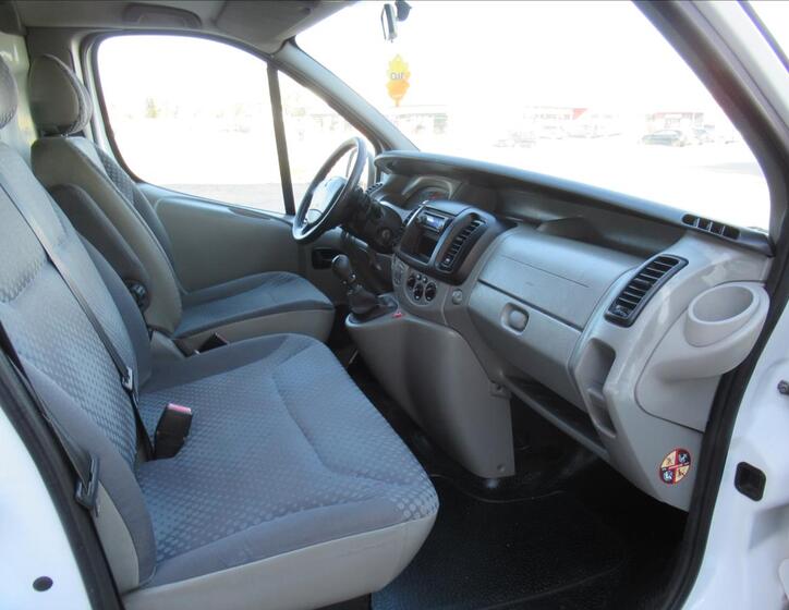 Renault Trafic 13