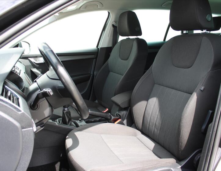 Škoda Octavia 10