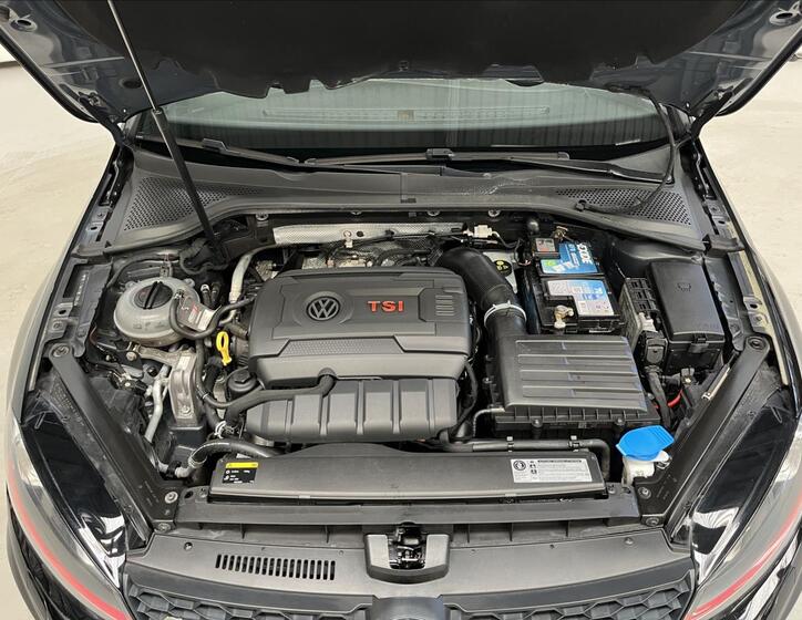 Volkswagen Golf 33