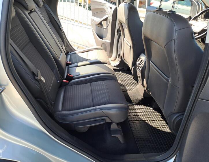 Ford Kuga 7