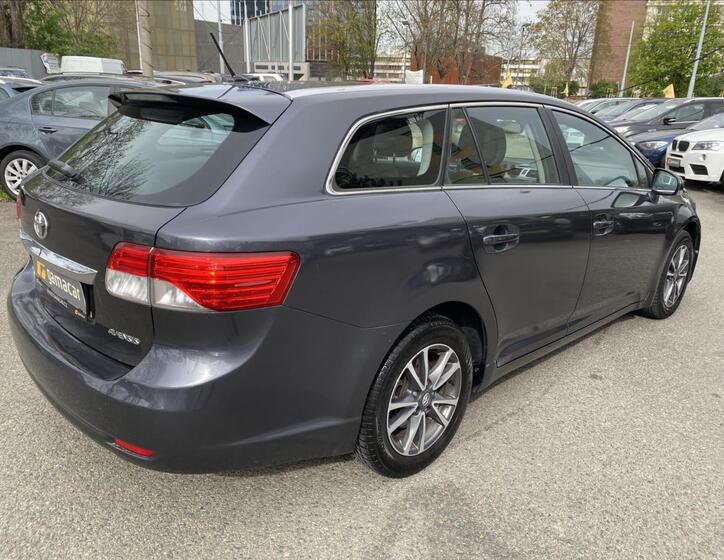 Toyota Avensis 13