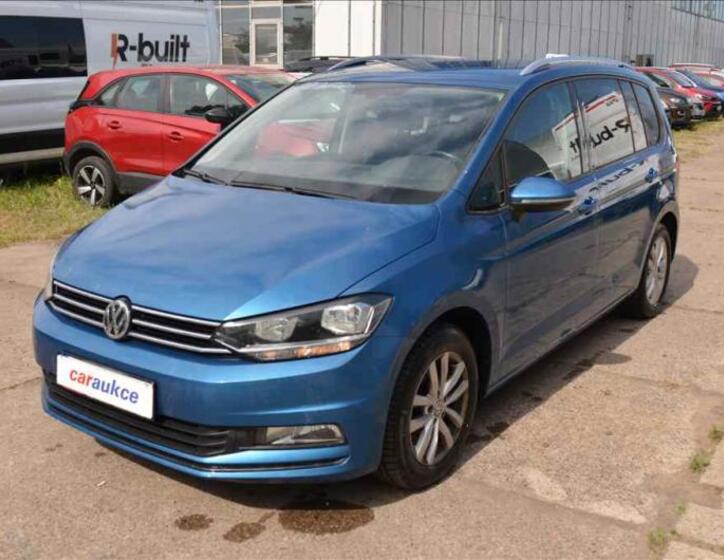 Volkswagen Touran 1