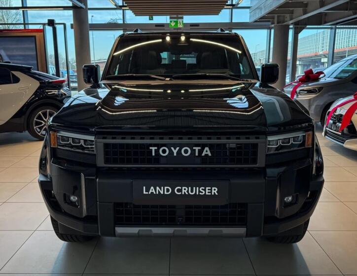 Toyota Land Cruiser 2