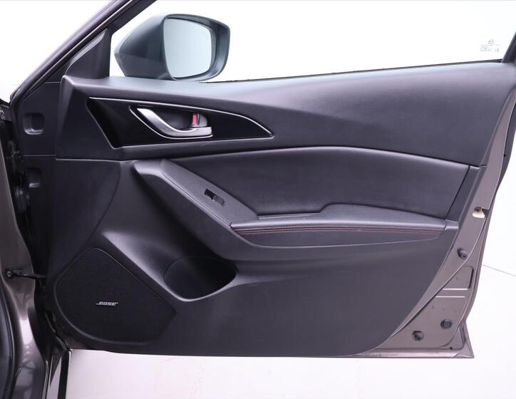 Mazda 3 13