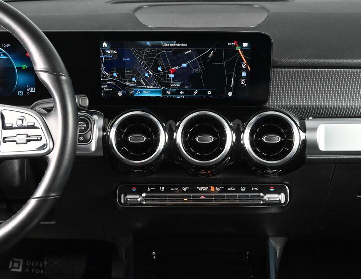 Mercedes-Benz GLB 12
