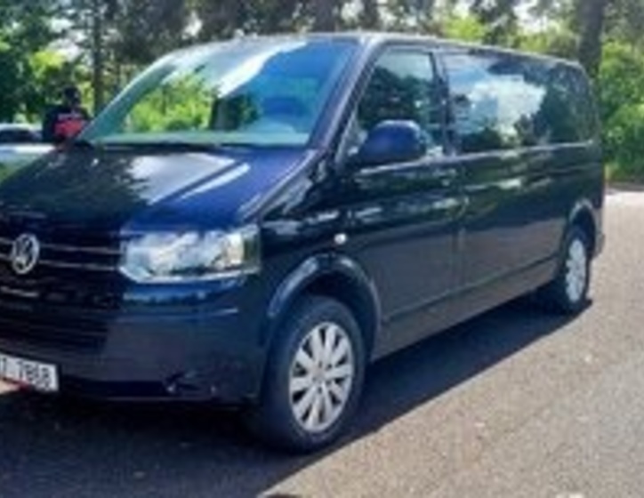 Volkswagen Caravelle 1