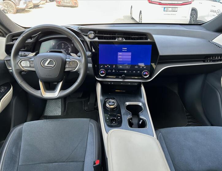 Lexus RZ 450e 10