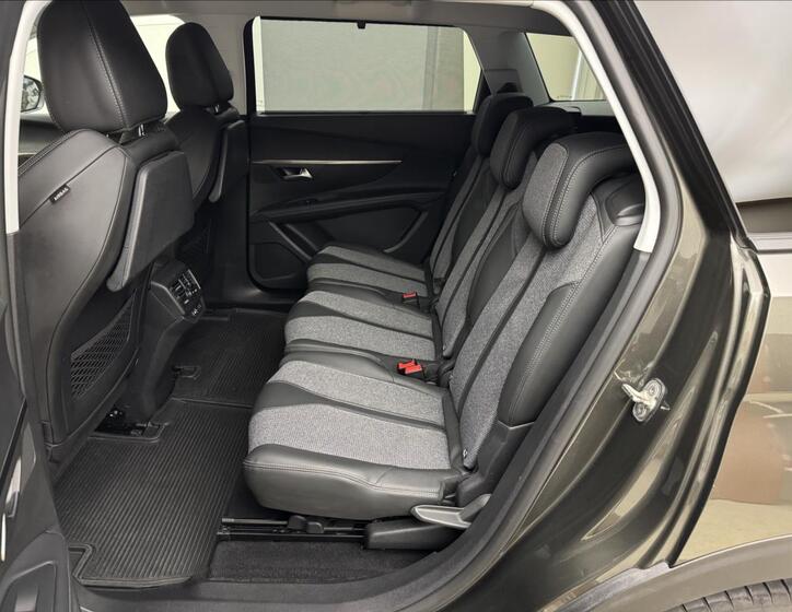 Peugeot 5008 38
