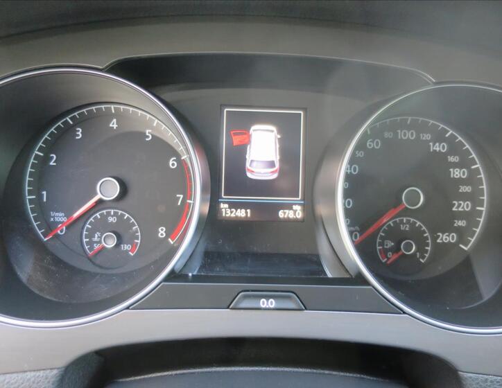 Volkswagen Golf 9