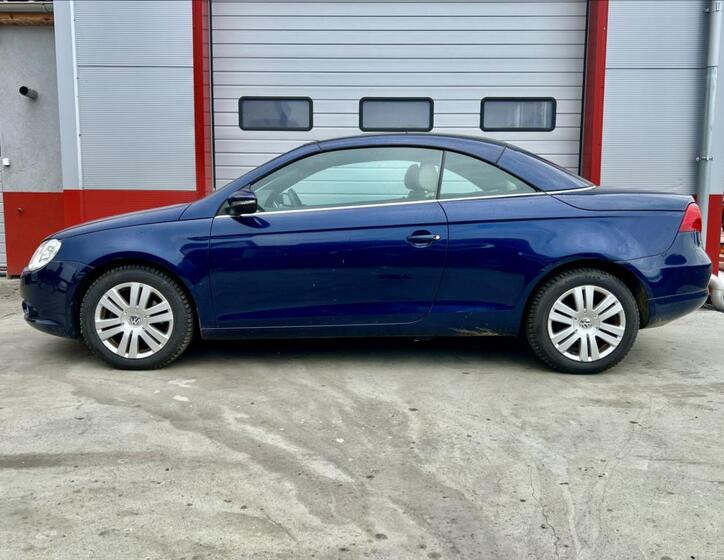 Volkswagen EOS 2