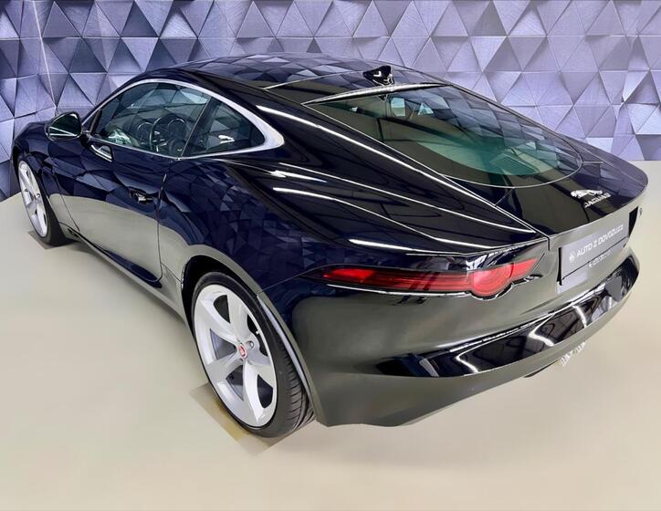 Jaguar F-Type 5