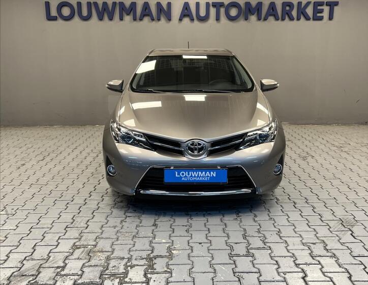 Toyota Auris 4