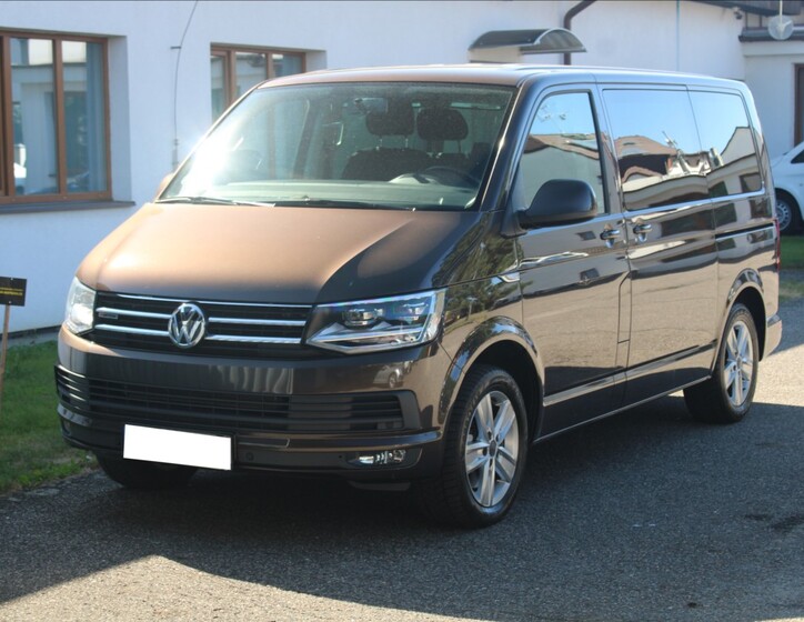 Volkswagen Multivan 5