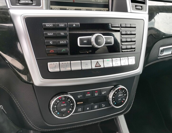 Mercedes-Benz GL 10