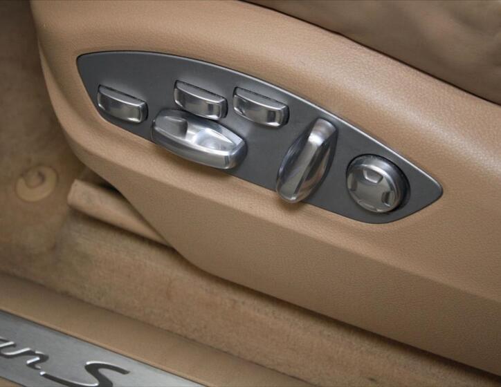 Porsche Macan 24