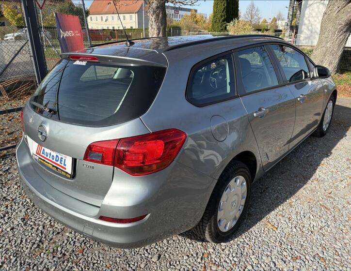 Opel Astra 8