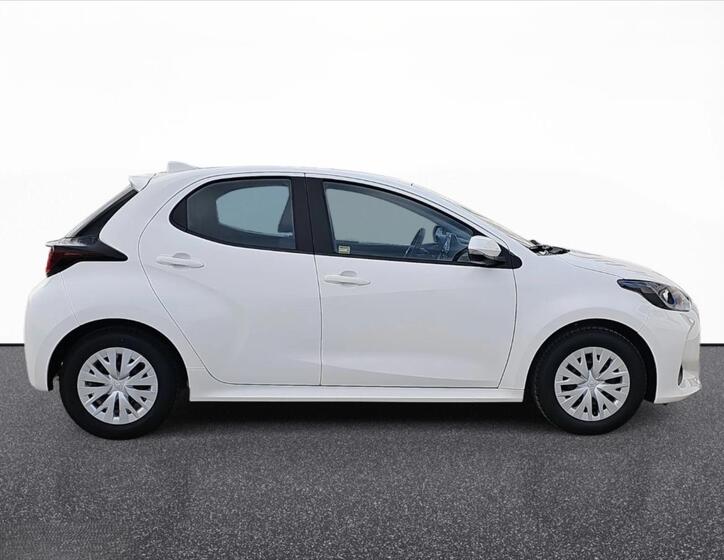 Toyota Yaris 8