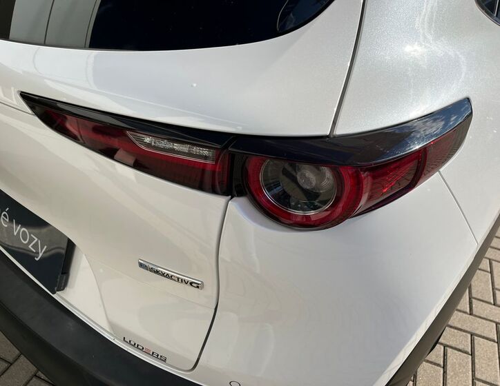 Mazda CX-30 11