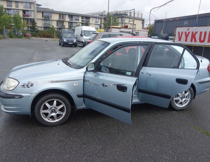 Hyundai Accent 15