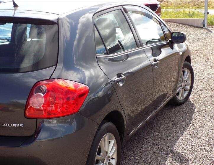 Toyota Auris 10