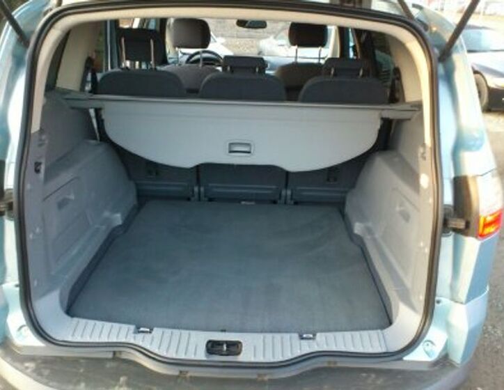Ford S-MAX 11