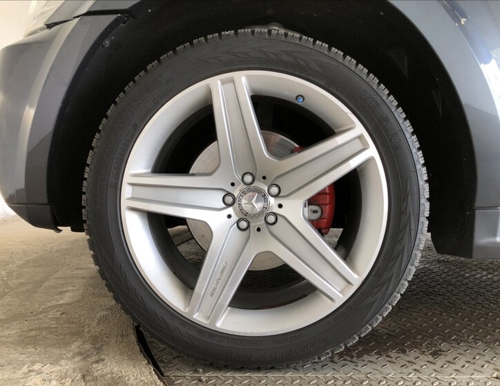 Mercedes-Benz GL 33