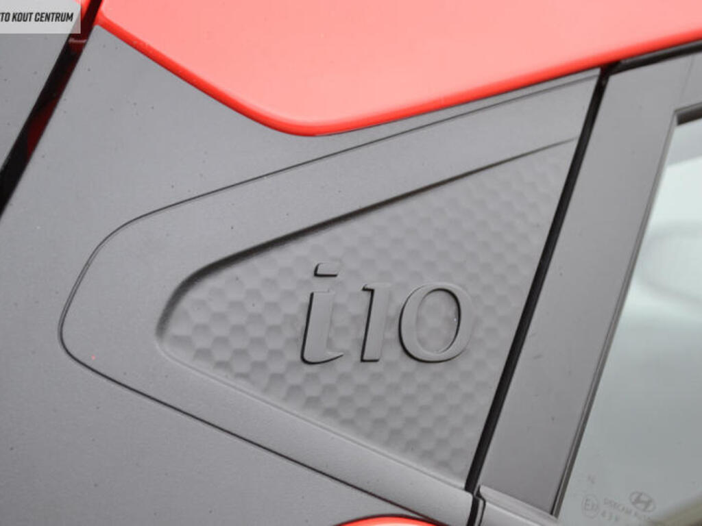 Hyundai i10 15