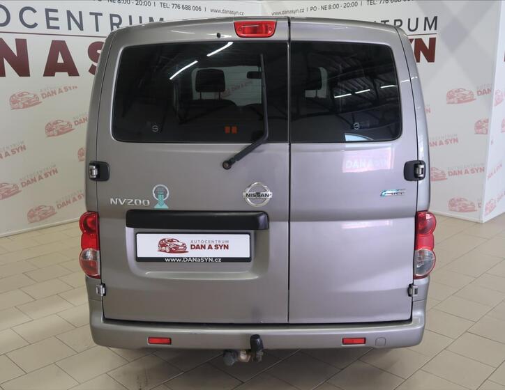 Nissan NV200 5
