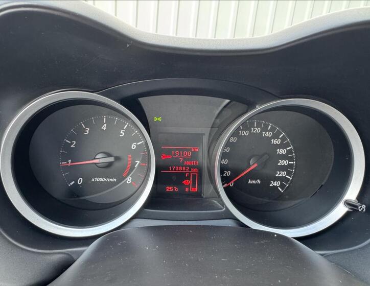 Mitsubishi Lancer 30