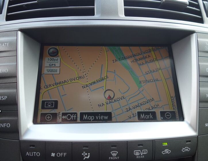 Lexus IS 220 20