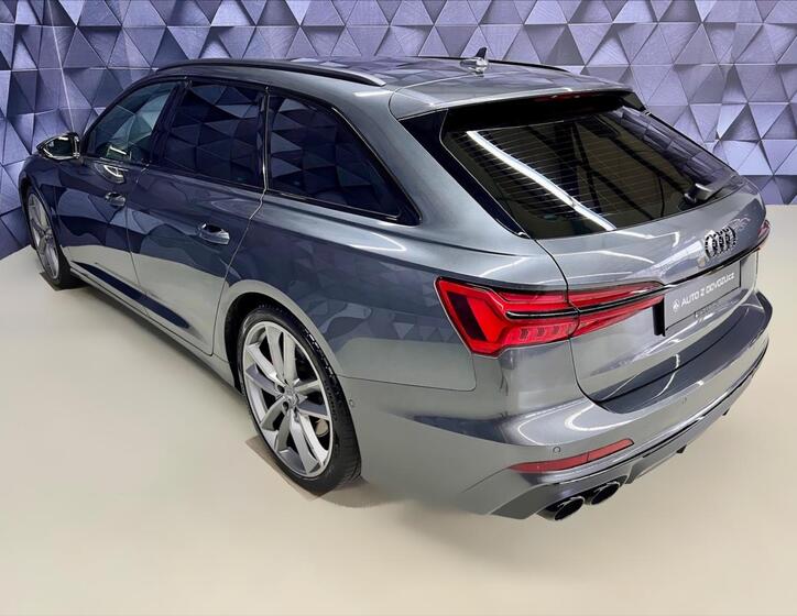 Audi S6 5