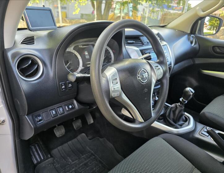 Nissan Navara 11