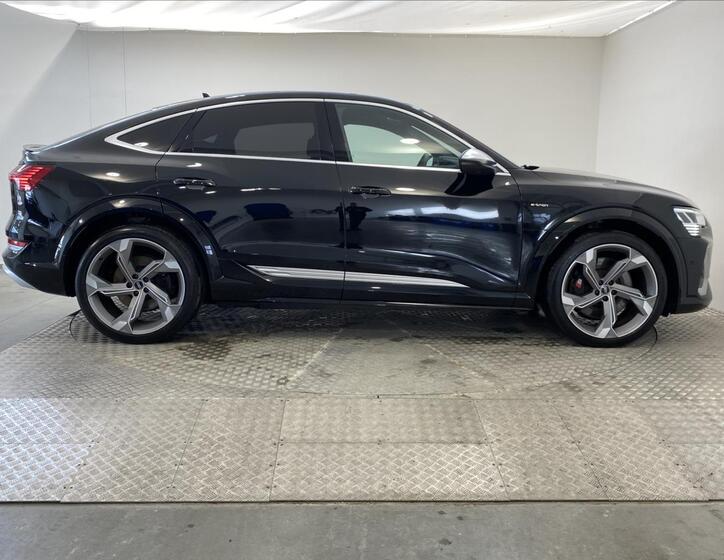Audi e-tron 22