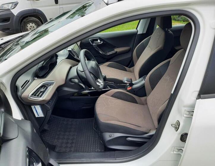 Peugeot 2008 12